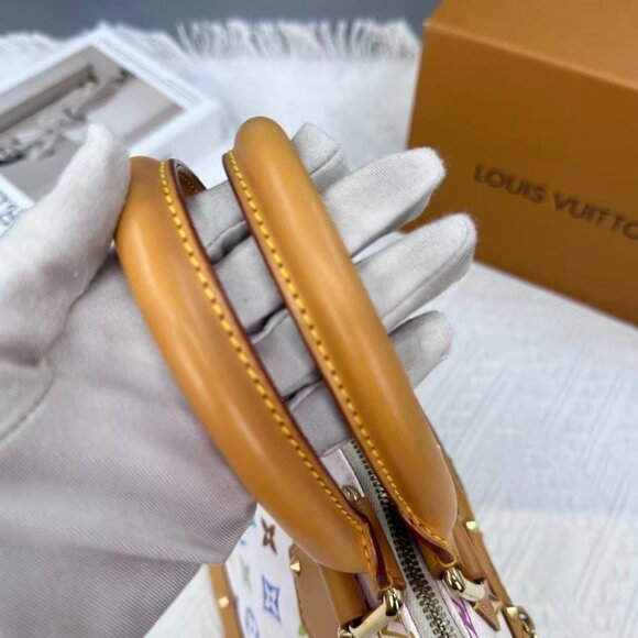 Louis Vuitton white tricolor coated studded monogram shell bag, 95% new - Picture 7 of 7